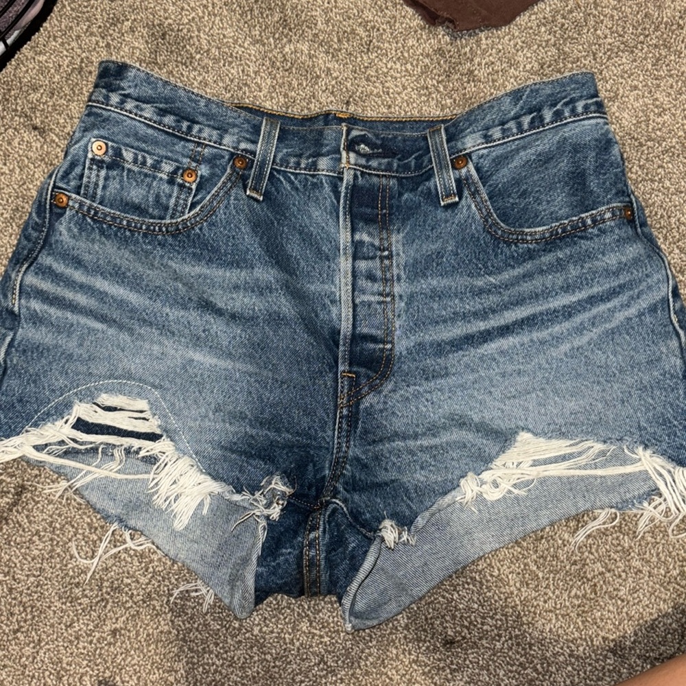 Levi’s 501 shorts size 29